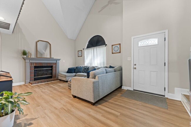 Building Photo - 8603 Raintree Cir