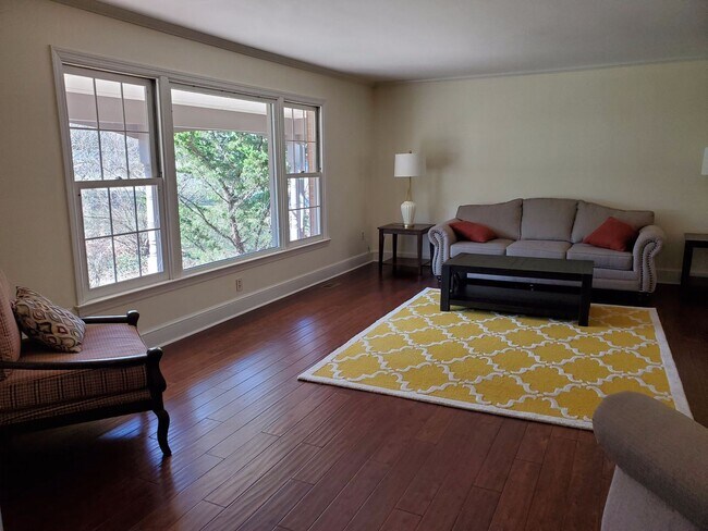 Building Photo - 5 br, 2.5 bath House - 1409 Marietta Ave.