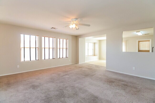 Foto del edificio - 8138 S Sunny Sky Pl