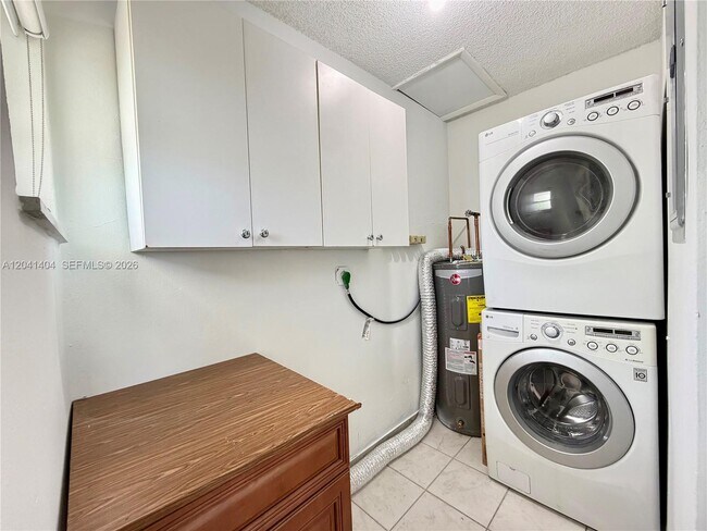 Foto del edificio - 913 NW 22nd Pl