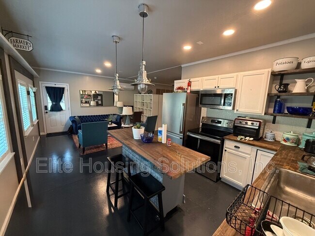 Foto del edificio - 152 Edenwood Ln