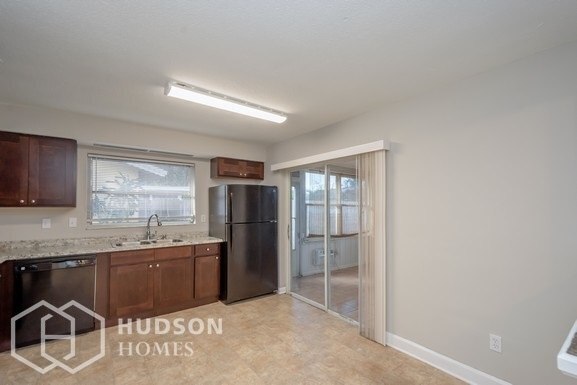Building Photo - 2525 Bramblewood Dr W