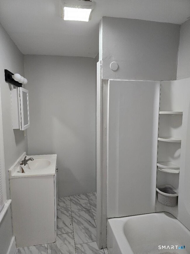 Building Photo - 176 Charles St