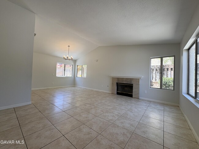 Building Photo - 338 Mesa Verde Ave