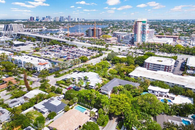 Foto del edificio - 1790 Harbour Inlet Dr