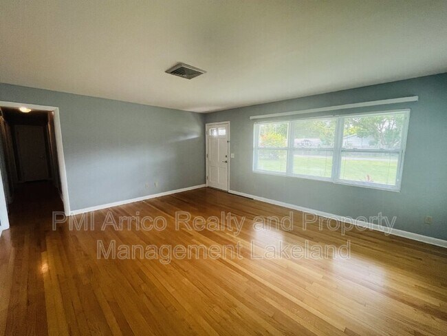 Building Photo - 345 S Ilakee Ave