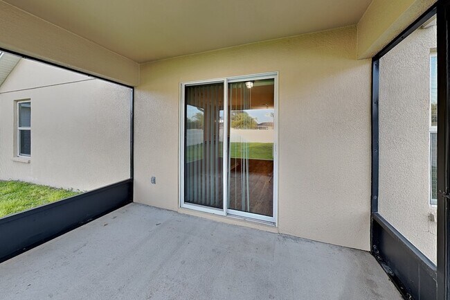 Building Photo - 8263 N Campbell Rd
