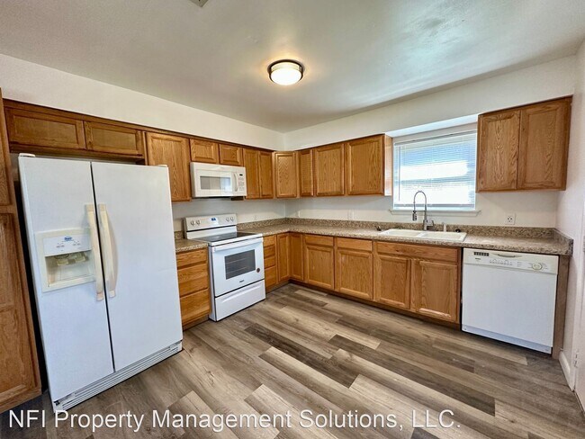 Building Photo - 4 br, 2 bath House - 2965 Christine St.