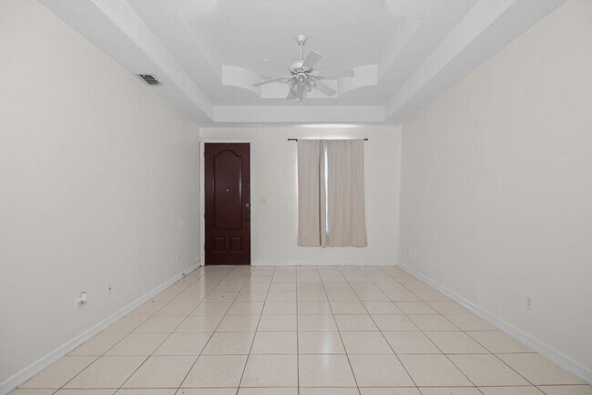 Foto del edificio - 3036 Scottland Dr