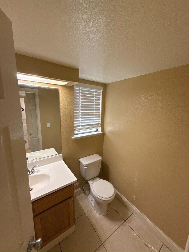 Foto del edificio - 1570 Deer Run Ln