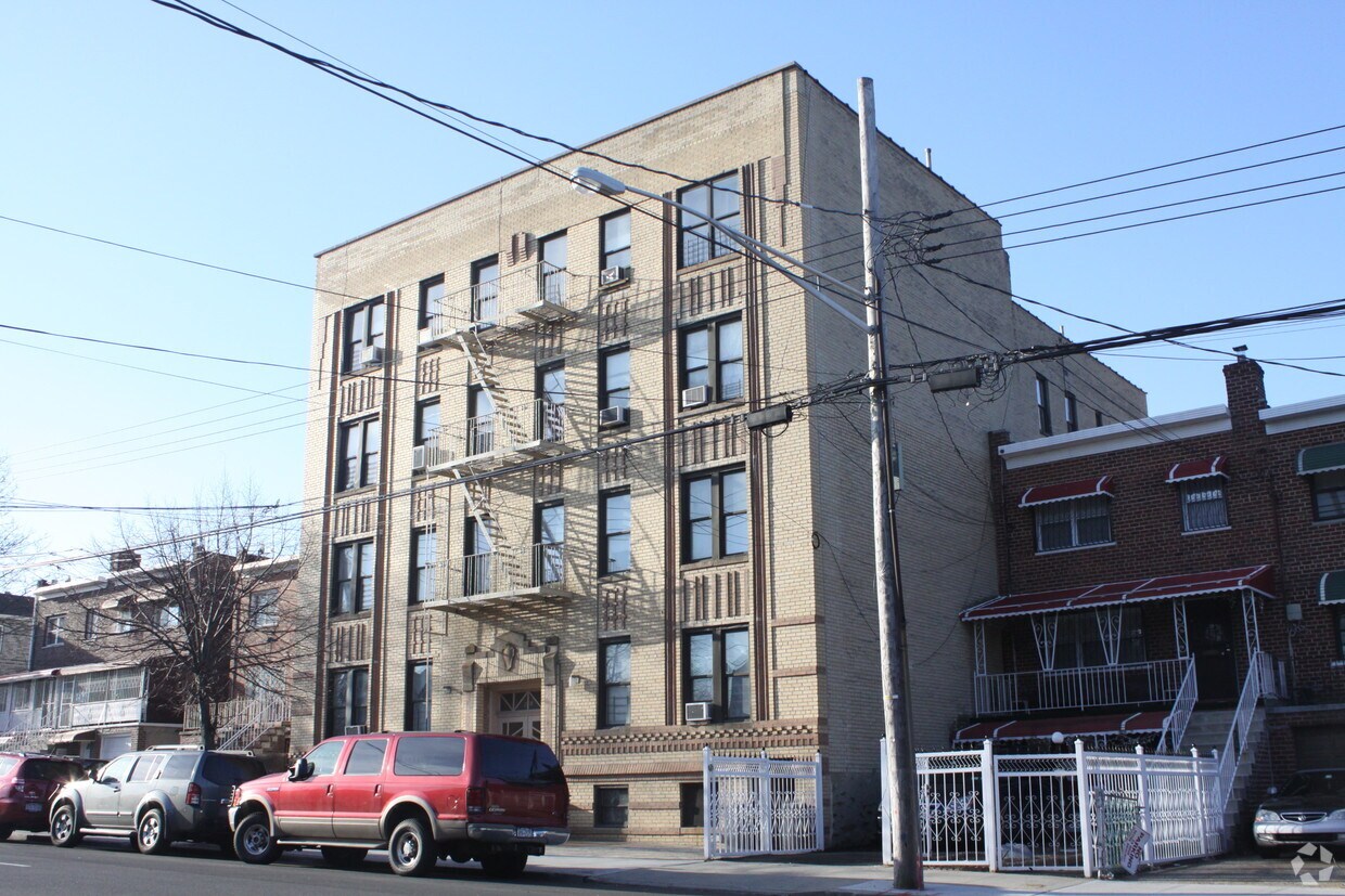 Foto del edificio - 910 E 222nd St
