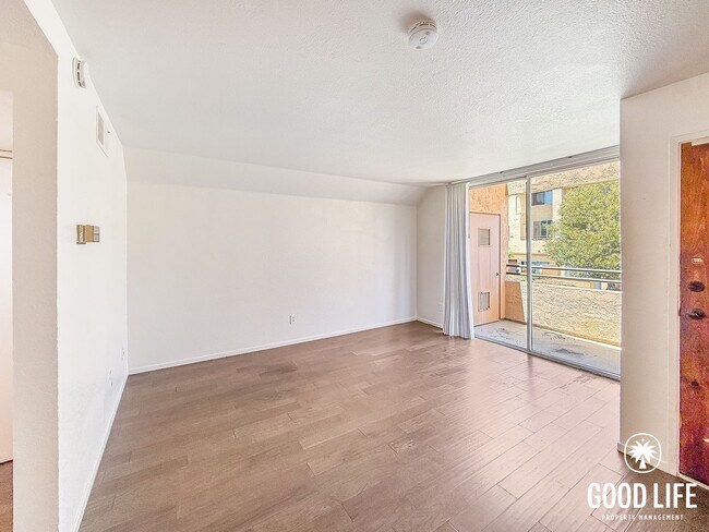 Foto del edificio - Spacious 2BD/2.5BA Home in UTC with Dual En-Suite Baths, Private Balcony & Resort-Style Amenities
