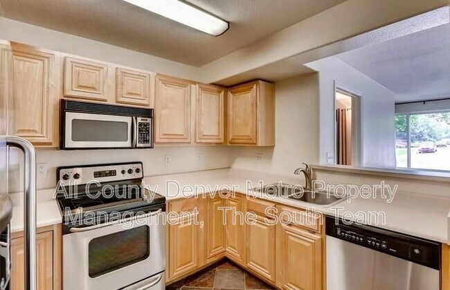 Building Photo - 5201 S Fox St