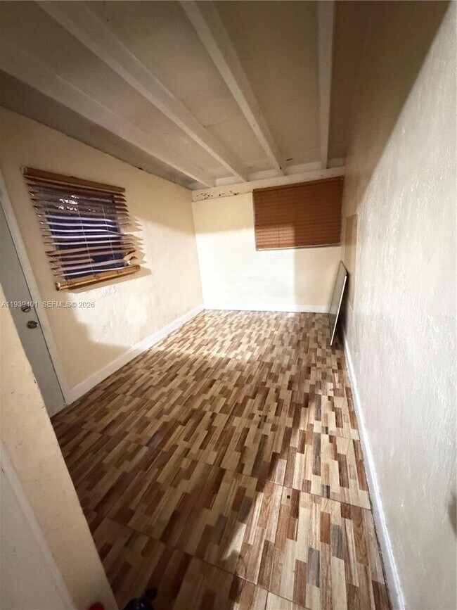 Foto del edificio - 19130 NW 5th Pl