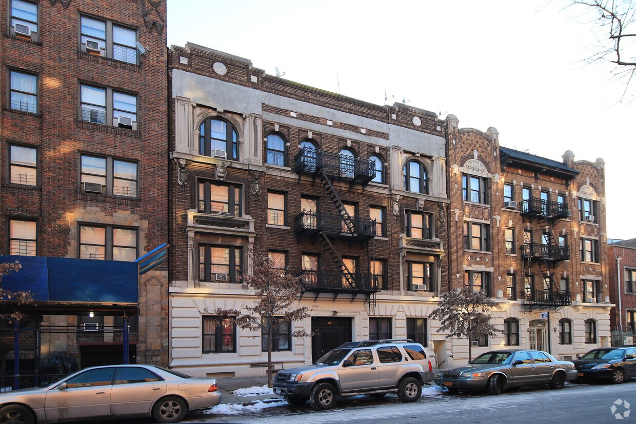 Primary Photo - 219 E 17th St