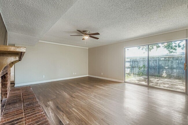 Foto del edificio - 9117 Fairmont Cir