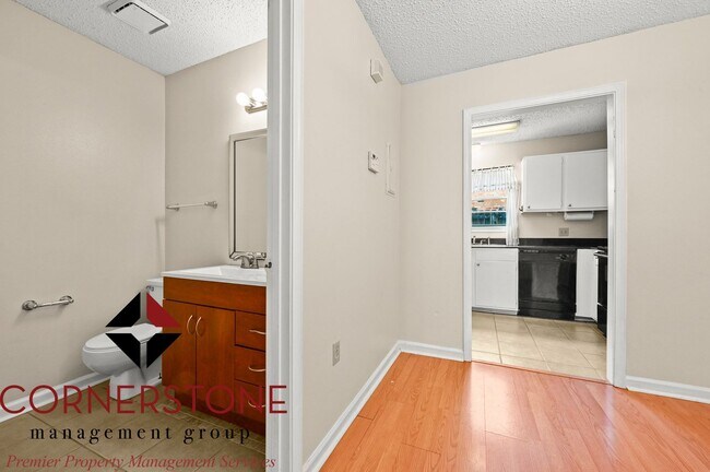 Foto del edificio - 2 Bed, 1.5 Bath located off of Brightside ...
