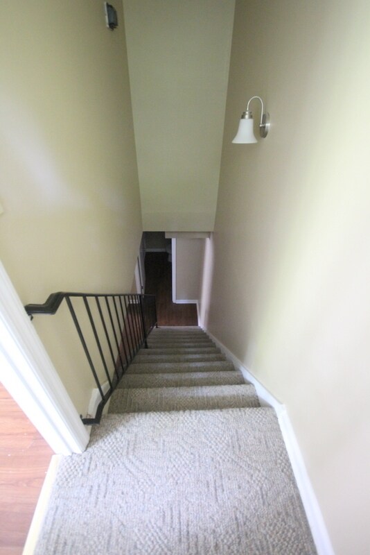 Building Photo - 2BD/1BA Duplex off Bonny Oaks