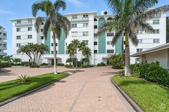 Building Photo - 2011 Gulf Shore Blvd N