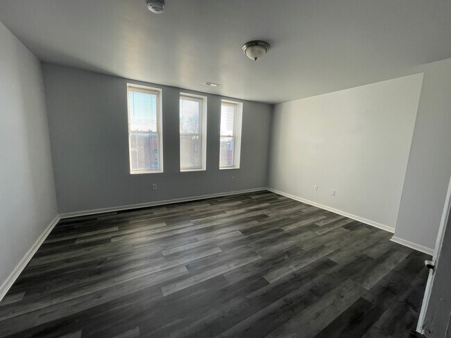 Building Photo - 1315 W Allegheny Ave