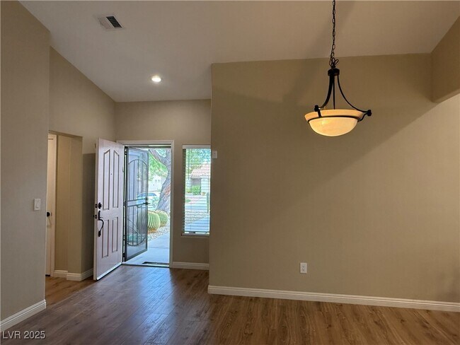 Foto del edificio - 2617 Hope Forest Dr