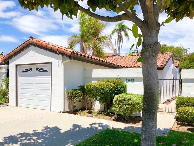 Building Photo - Sweet Single-Story, Completely Detached, in the Picturesque Fallbrook Village HOA Community!