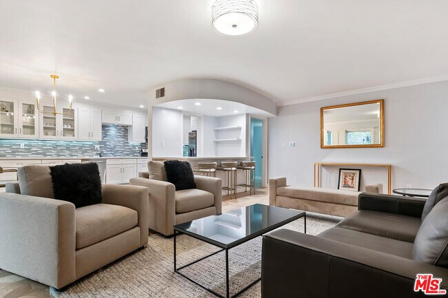 Foto del edificio - 4445 Cartwright Ave