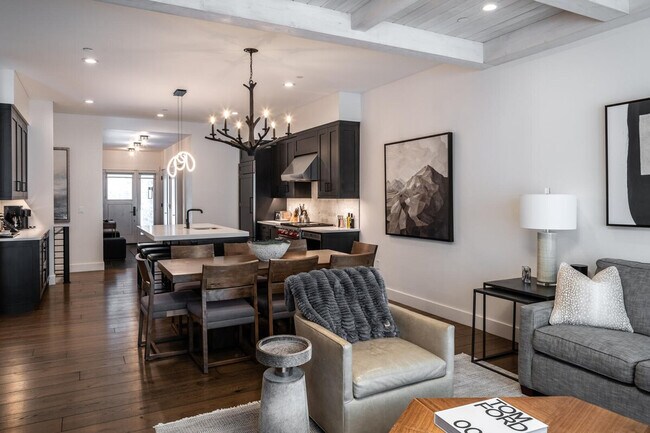 Foto del edificio - 5 Wildwood Rd W