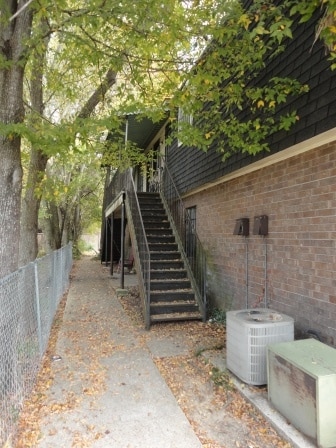 Building Photo - 1042 Monet Dr