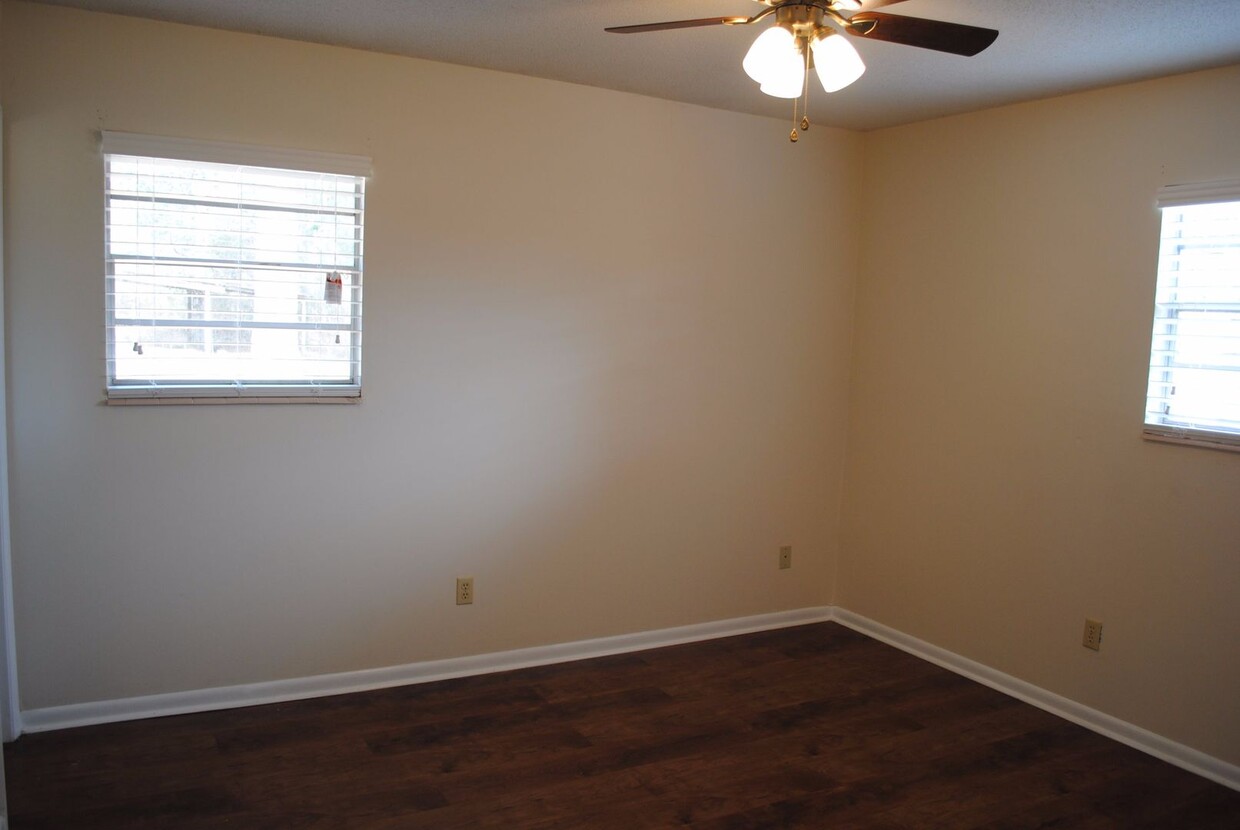 Primary Photo - Cozy Home in Opelika Available in July!