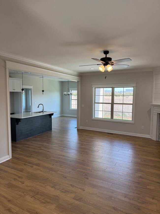 Building Photo - 5387 Crocus Dr