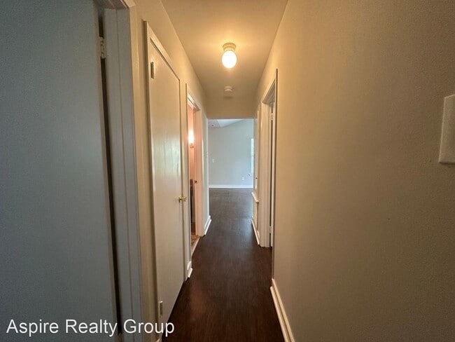 Building Photo - 3 br, 1 bath House - 103 South Summit