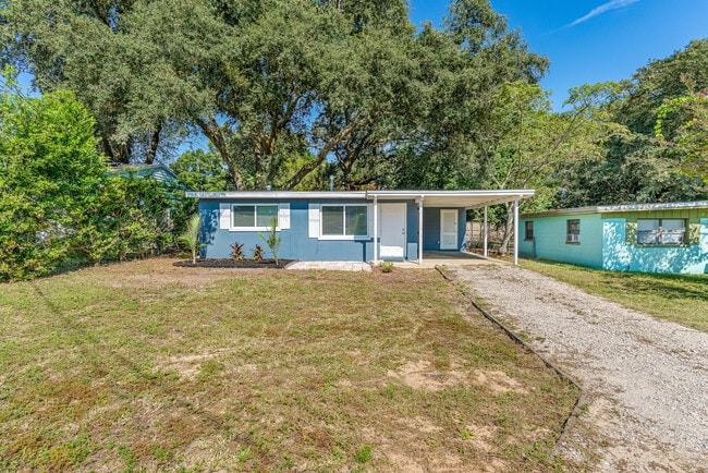 Building Photo - 711 Crestview Ave