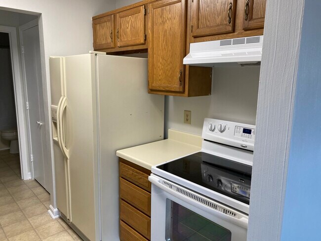 Foto del edificio - 3355 Forest Ct