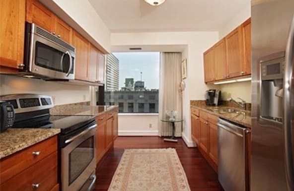 Building Photo - 220 Boylston St