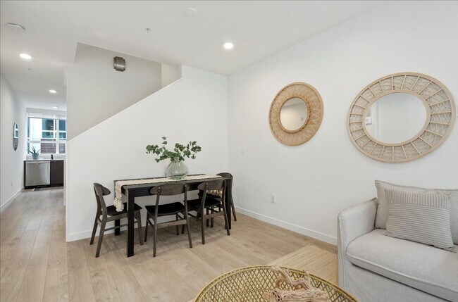 Building Photo - Modern Urban Design in Ballard Townhome! T...