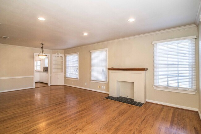 Foto del edificio - Charming Remodeled Bungalow - Arlington Heights - NEW PICTURES COMING SOON!