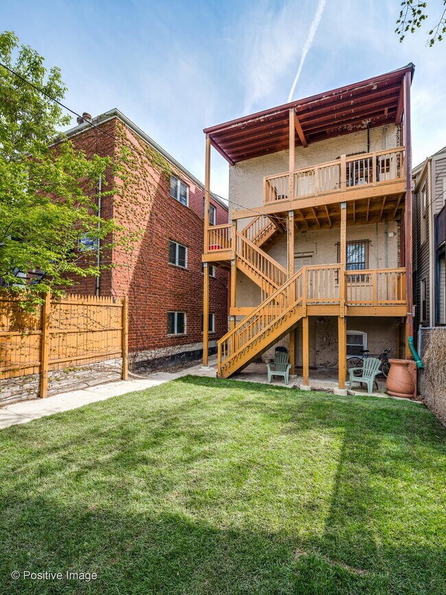 Building Photo - 2450 W Arthington st