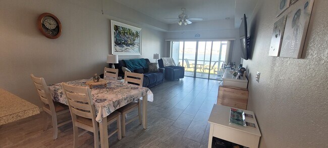 Sala de estar/comedor - 1457 San Cristobal Ave