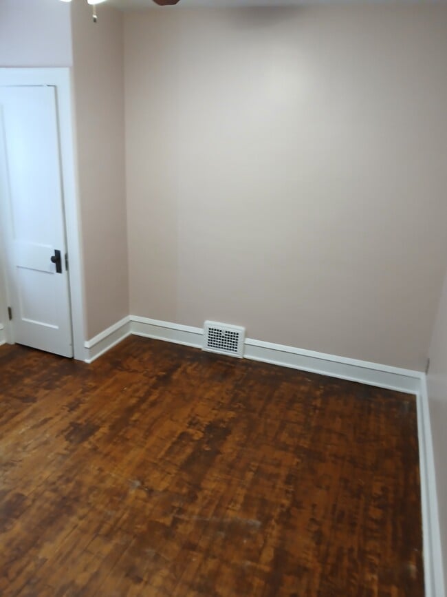 Building Photo - 5218 Ira Ave