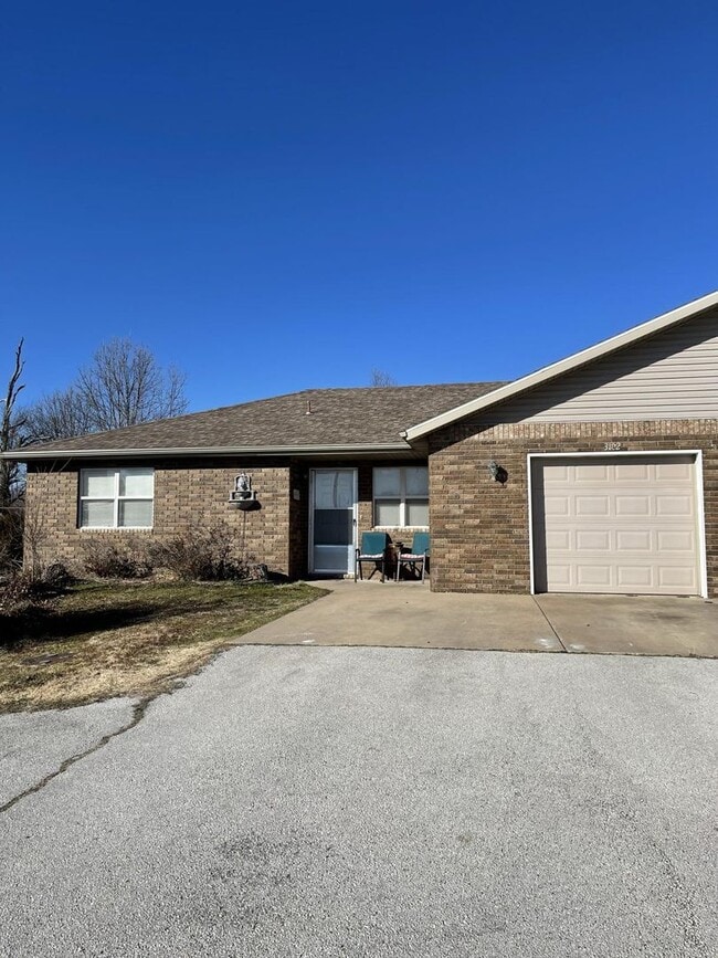 Building Photo - 3102 Adele Ct