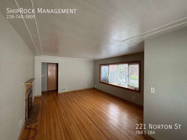 Building Photo - 221 Norton St