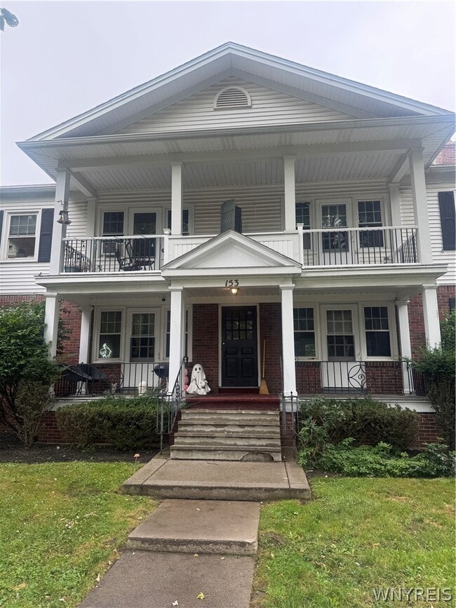 Building Photo - 153 Park Dr
