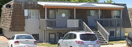 Building Photo - 5033 Hawthorne Rd