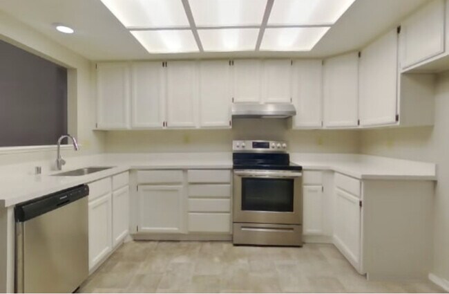 Foto del edificio - 5125 Gallahad Dr