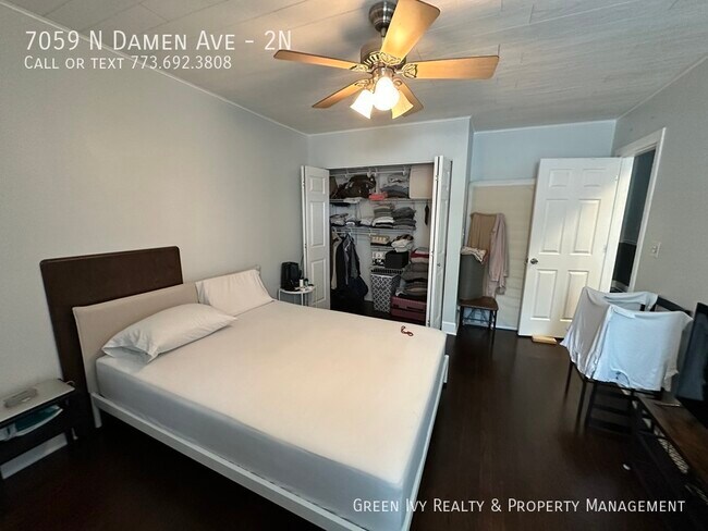 Foto del edificio - Rehabbed, 2 bedroom Condo on Rogers Park t...