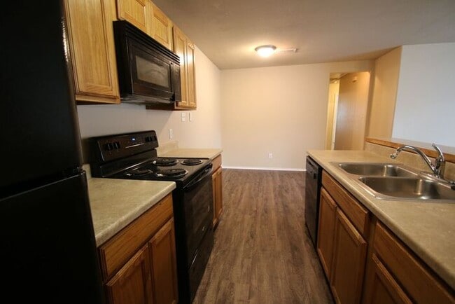 Building Photo - PERFECT 3/2 Duplex in AWESOME Fort Worth Location! ALL Kitchen Appliances Included ~ Full Size Wa...