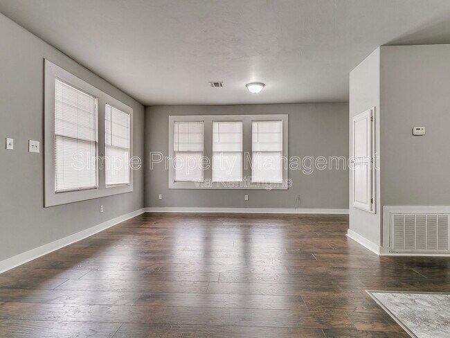 Foto del edificio - 201 NW 17th St