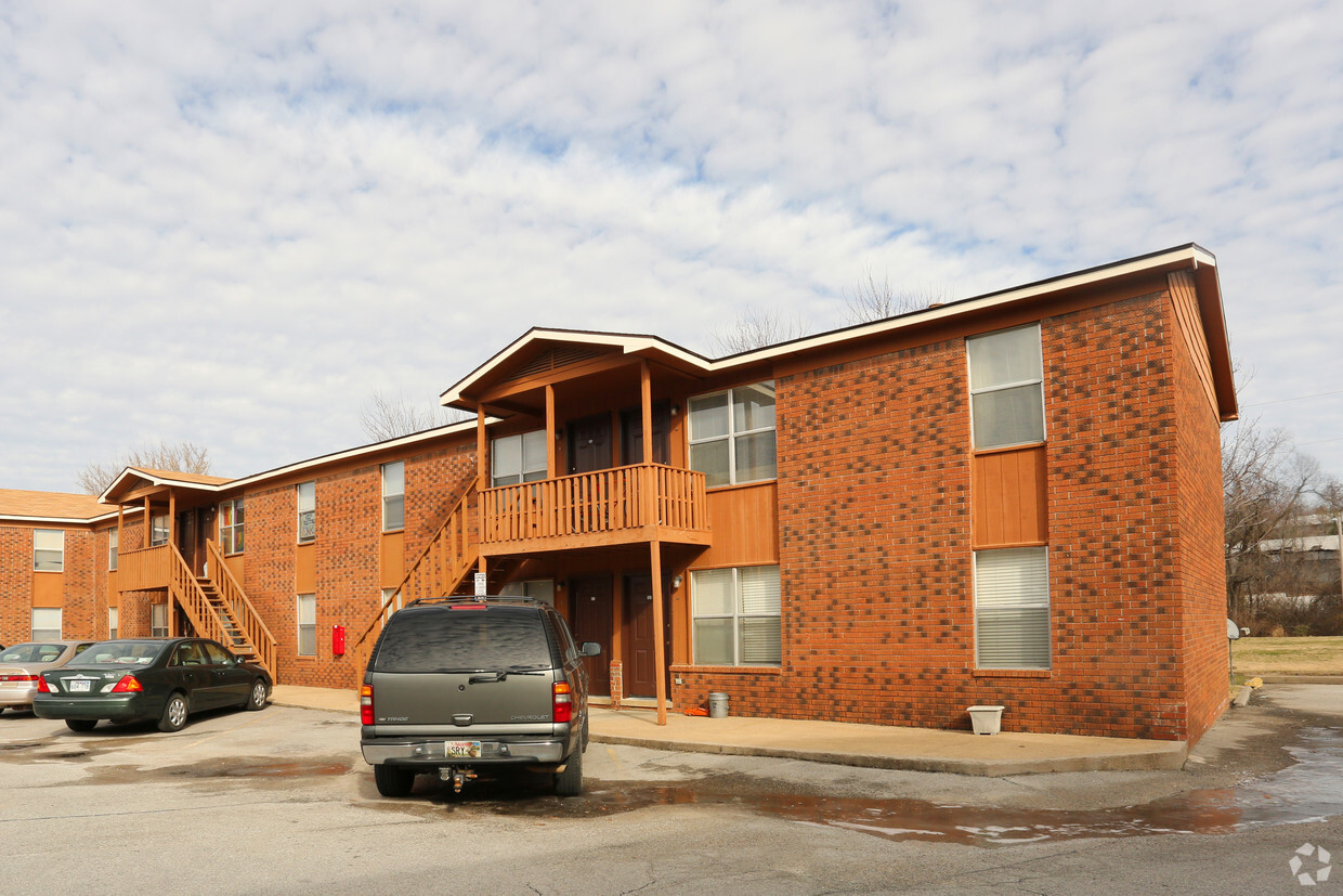 Primary Photo - Foxborough Apartments