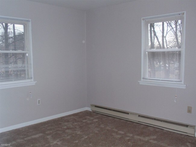 Foto del edificio - 623 Meadowbrook Ave